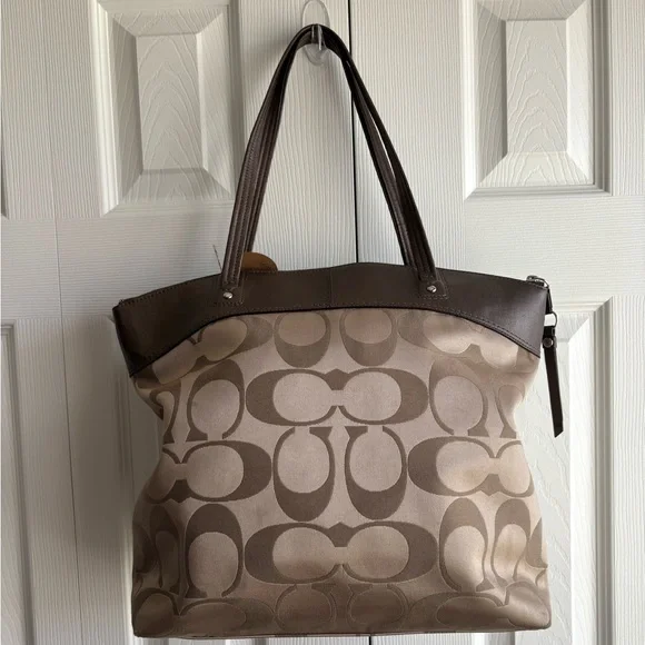 Coach Signature Laura Tote Bag F18335 Brown Tan Preppy Shoulder Purse - Picture 7 of 10